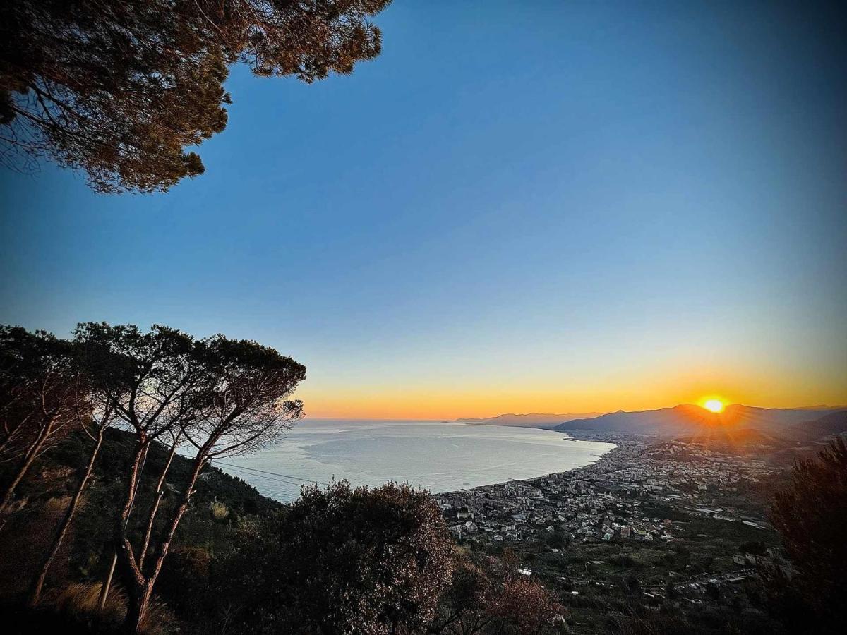 Cipriani 5 Rivieraholiday Pietra Ligure Exteriör bild