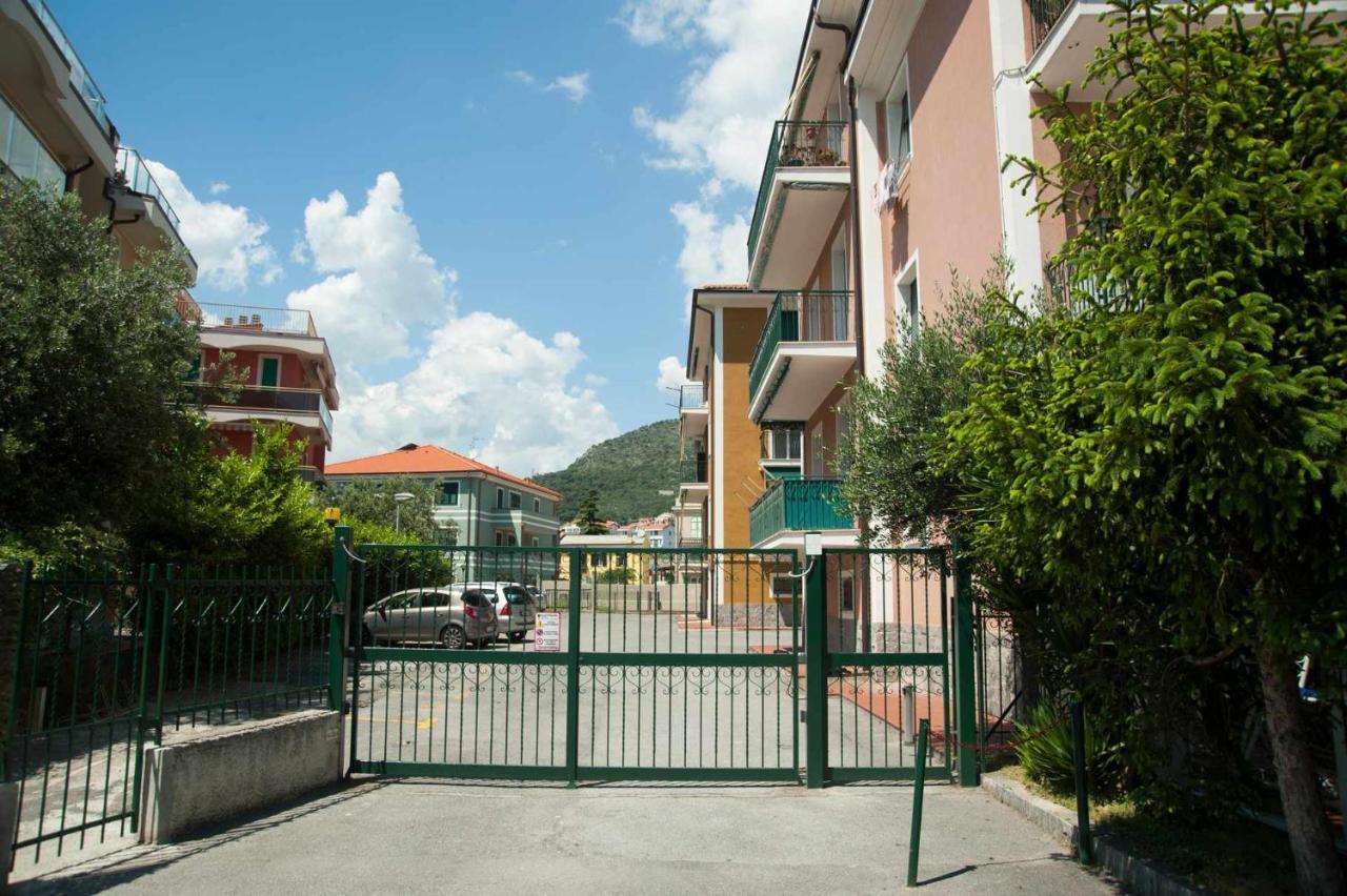 Cipriani 5 Rivieraholiday Pietra Ligure Exteriör bild