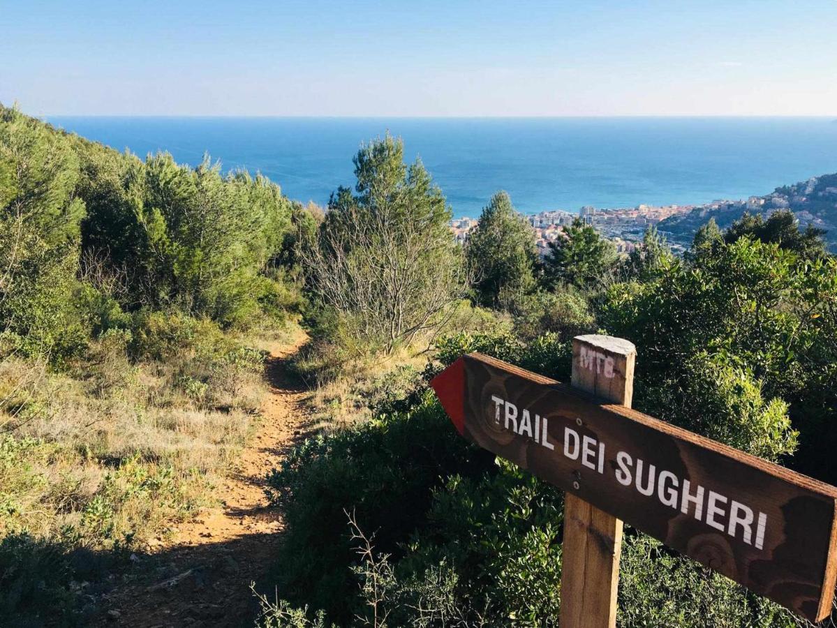 Cipriani 5 Rivieraholiday Pietra Ligure Exteriör bild